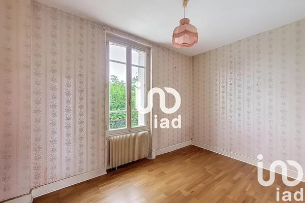 Maison 6 pièces de 101 m² à Foëcy (18500)