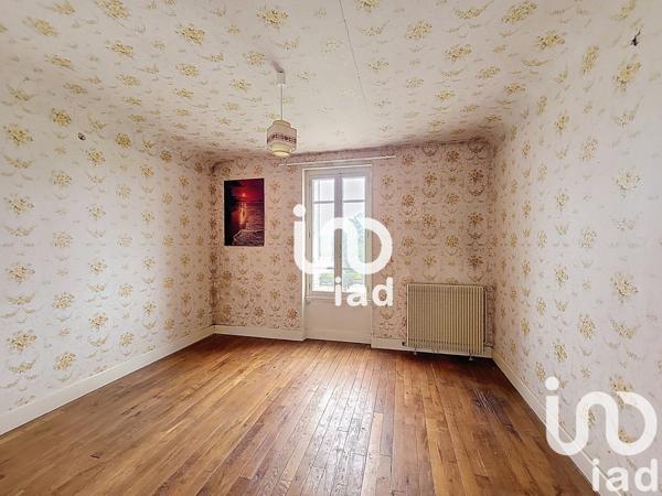 Maison 6 pièces de 101 m² à Foëcy (18500)