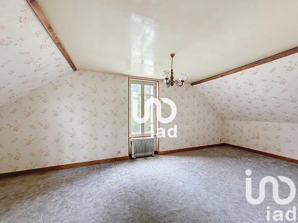 Maison 6 pièces de 101 m² à Foëcy (18500)