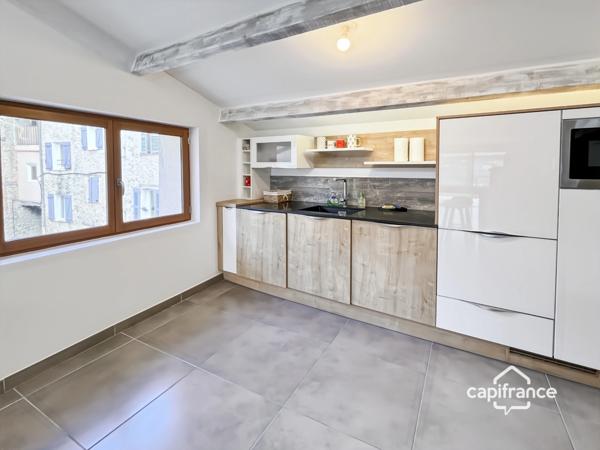 Appartement de charme 4 pièces avec terrasses et vue exceptionnelle à FAYENCE (83)