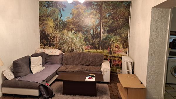 Maison de type "ÉCHOPPE BORDELAISE" - idéalement située : Bordeaux Caudéran Boulevard d'Arès entre la Cité Administrative et le Stade Chaban Delmas - quartier particulièrement calme - de plain-pied - petit jardinet privatif -