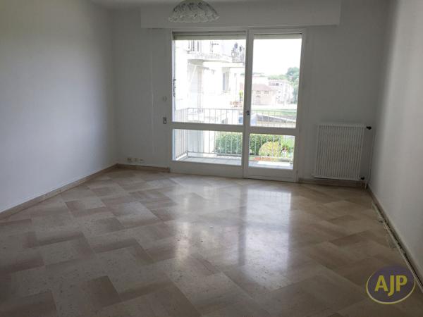 Location appartement Saintes : 595 € - AJP Immobilier Saintes