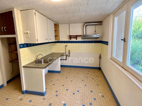 Maison à vendre 7 pièces LIGUGE (86)