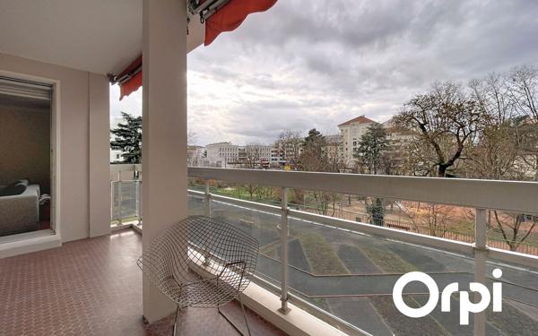 Appartement à vendre    4 pièces • 108,30 m2 Villeurbanne