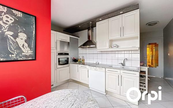 Appartement à vendre    4 pièces • 108,30 m2 Villeurbanne