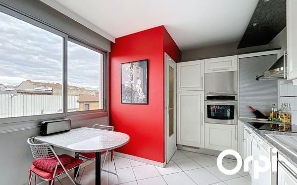 Appartement à vendre    4 pièces • 108,30 m2 Villeurbanne