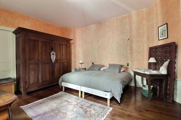Thiers centre ville - Appartement ancien 143m²