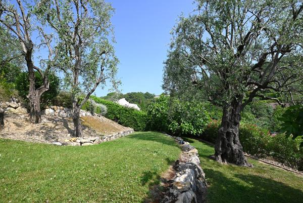 Maison 7 pièce(s) 195 m2 - Châteauneuf-de-Grasse