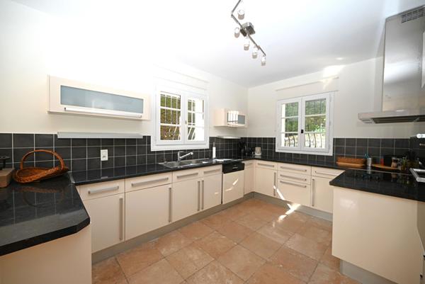 Maison 7 pièce(s) 195 m2 - Châteauneuf-de-Grasse