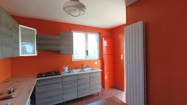 Maison Fere Champenoise 6 pièce(s) 106 m2