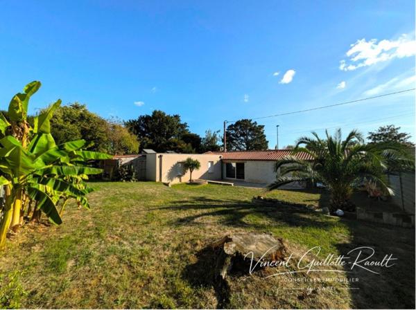 SAINT-LÉGER-LES-VIGNES – Maison en pierre entièrement rénovée avec goût – Jardin, puits et grand garage