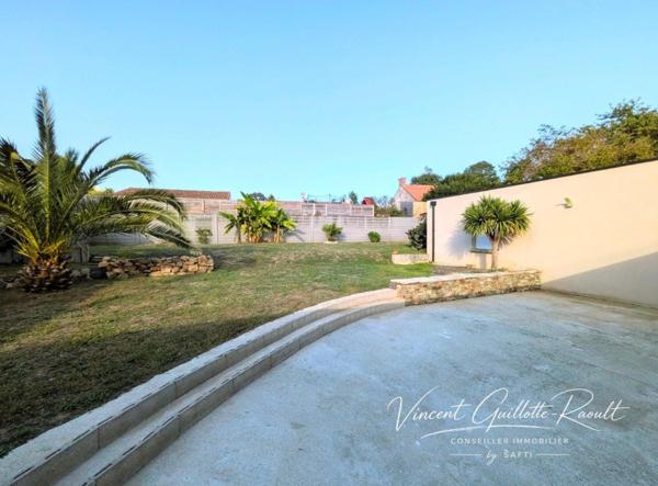 SAINT-LÉGER-LES-VIGNES – Maison en pierre entièrement rénovée avec goût – Jardin, puits et grand garage