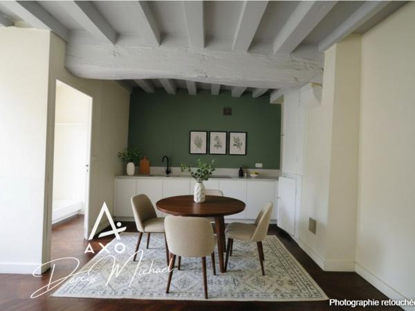 Immeuble de caractère – ~375 m² | Maison principale, 3 appartements loués, local professionnel | Beaufort-en-Anjou