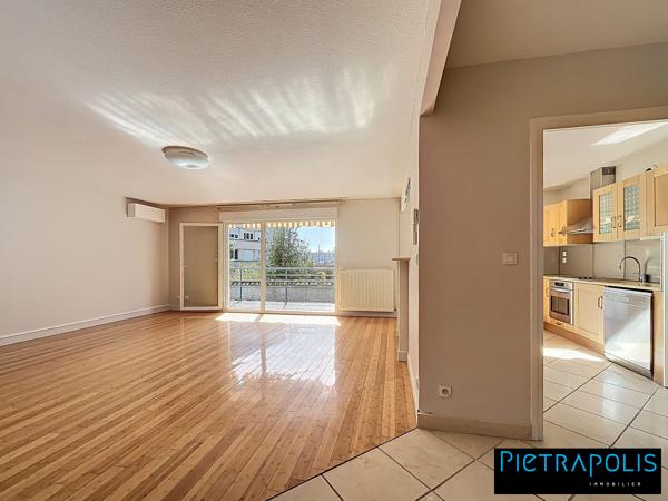 À VENDRE – Grand T5 de 127 m² lumineux avec terrasse – Proche centre de Miribel
