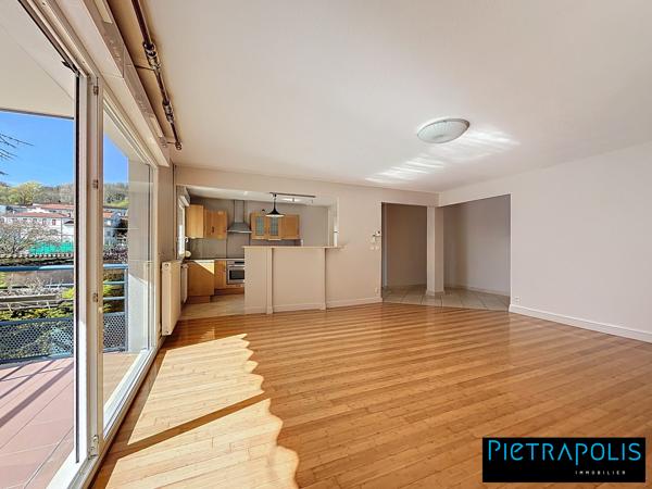 À VENDRE – Grand T5 de 127 m² lumineux avec terrasse – Proche centre de Miribel