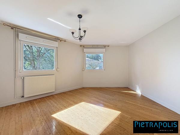 À VENDRE – Grand T5 de 127 m² lumineux avec terrasse – Proche centre de Miribel