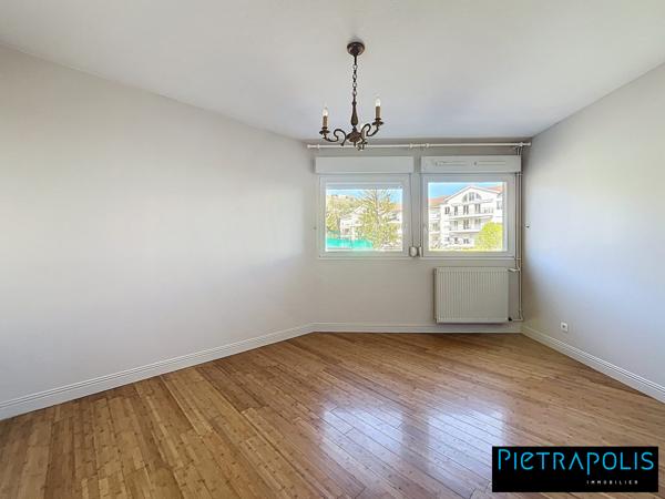 À VENDRE – Grand T5 de 127 m² lumineux avec terrasse – Proche centre de Miribel