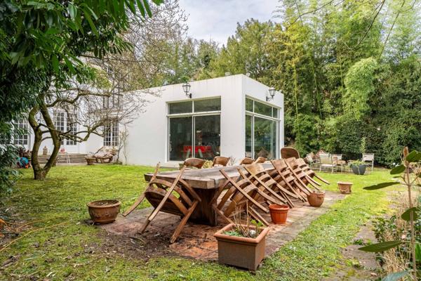 Magnifique duplex avec jardin au pied du golf de Saint-Cloud