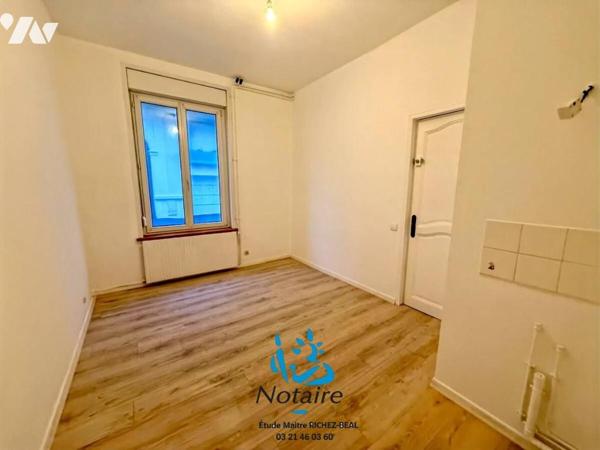 ACCES DIGUE - 2 CHAMBRES - REZ DE CHAUSSÉE - CENTRE VILLE