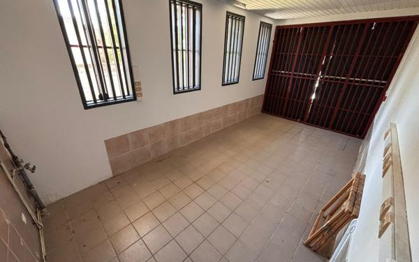 Maison à louer    6 pièces • 199 m2 Remire-Montjoly