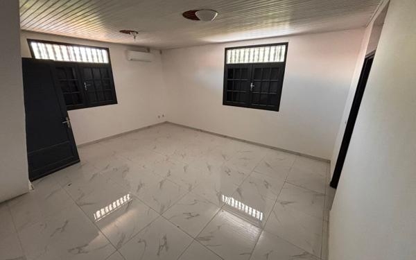 Maison à louer    6 pièces • 199 m2 Remire-Montjoly