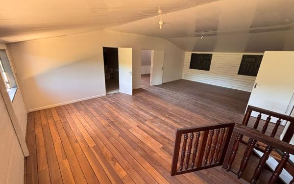 Maison à louer    6 pièces • 199 m2 Remire-Montjoly