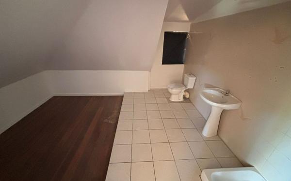 Maison à louer    6 pièces • 199 m2 Remire-Montjoly