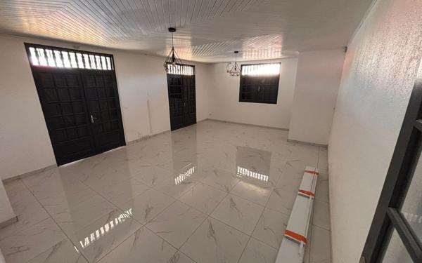 Maison à louer    6 pièces • 199 m2 Remire-Montjoly