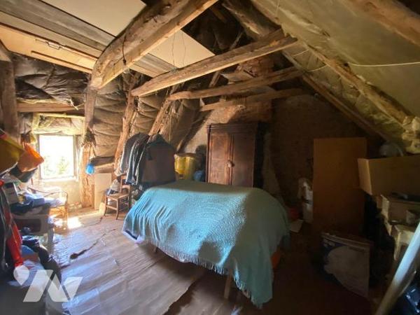 &#127969; Charmante maison en pierre à rénover ? Chaussenac (Cantal)

Coin de campagne authen...