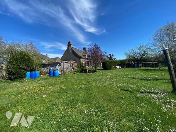 &#127969; Charmante maison en pierre à rénover ? Chaussenac (Cantal)

Coin de campagne authen...