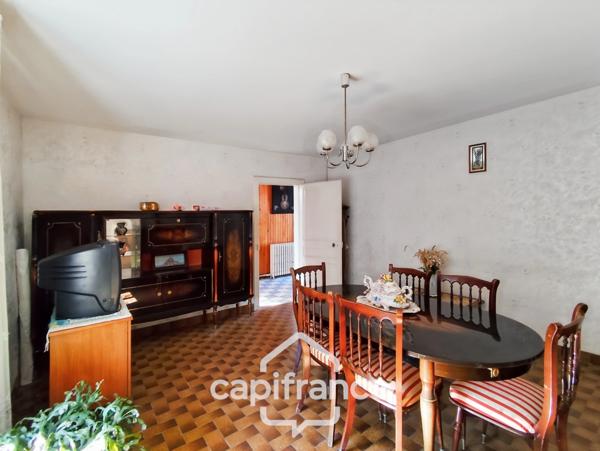 Maison à vendre 5 pièces BESSE SUR BRAYE (72) - terrain 397 m² -