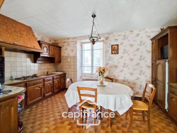 Maison à vendre 5 pièces BESSE SUR BRAYE (72) - terrain 397 m² -