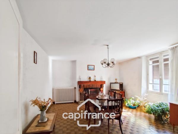 Maison à vendre 5 pièces BESSE SUR BRAYE (72) - terrain 397 m² -