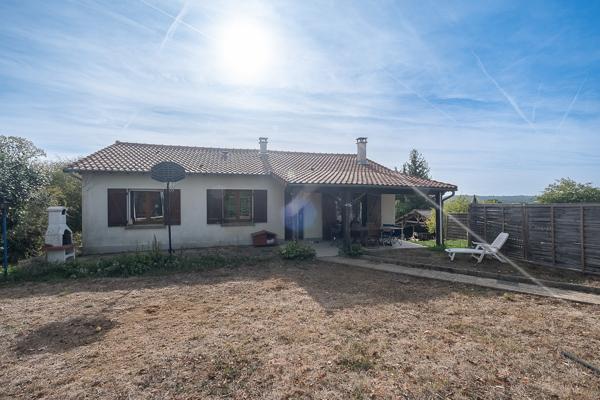 Maison
         5 pièces
        - 111 m² Exclusivité 165 000 € *