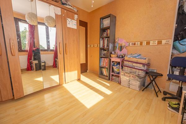 Maison
         5 pièces
        - 111 m² Exclusivité 165 000 € *