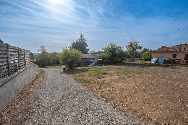 Maison
         5 pièces
        - 111 m² Exclusivité 165 000 € *