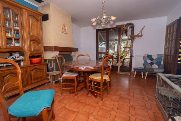 Maison
         5 pièces
        - 111 m² Exclusivité 165 000 € *