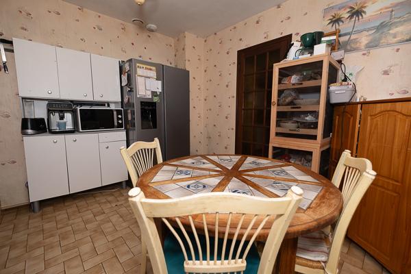 Maison
         5 pièces
        - 111 m² Exclusivité 165 000 € *