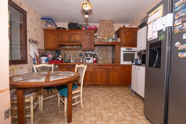 Maison
         5 pièces
        - 111 m² Exclusivité 165 000 € *