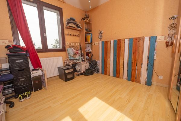 Maison
         5 pièces
        - 111 m² Exclusivité 165 000 € *