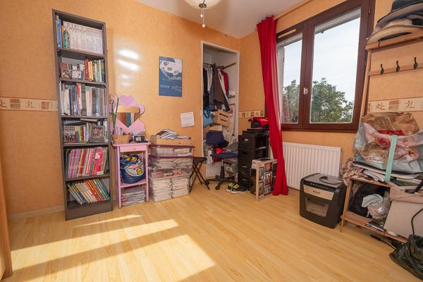 Maison
         5 pièces
        - 111 m² Exclusivité 165 000 € *