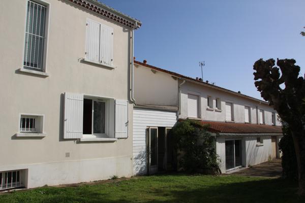 Ensemble immobilier de 4 logements, à rénover