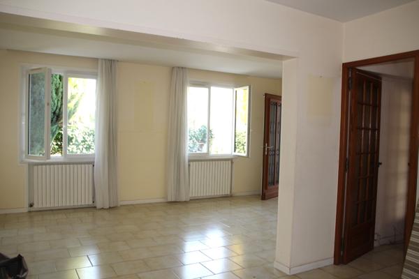 Ensemble immobilier de 4 logements, à rénover