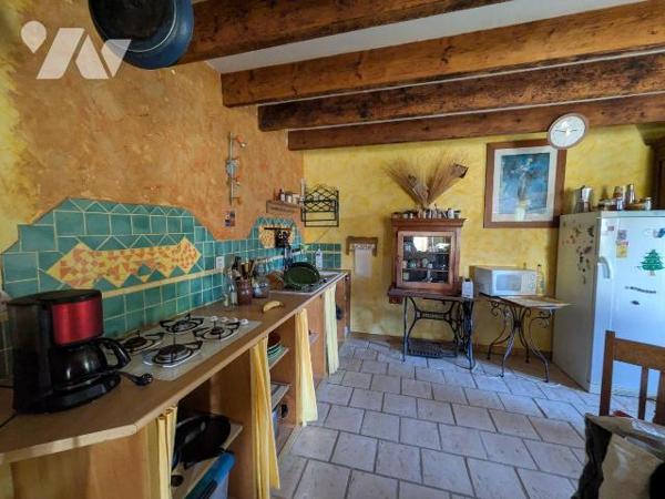 GUICHEN - Seulement chez 35 Notaires - Lieu emblématique du secteur à céder dans son ensemble -...