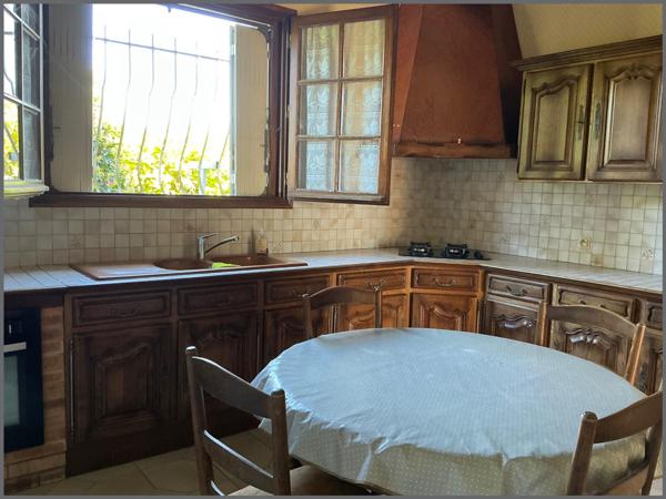 Grande maison traditionnelle et familiale d’ environ 165m2 sur jardin de 1000m2