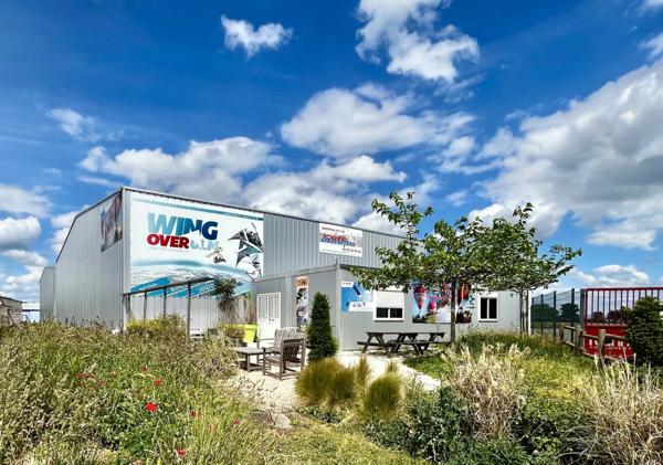 Hangar aéronautique aménagé et loué à VENDRE à SAINT LEGER SUR ROANNE (42)