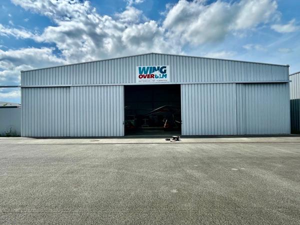 Hangar aéronautique aménagé et loué à VENDRE à SAINT LEGER SUR ROANNE (42)