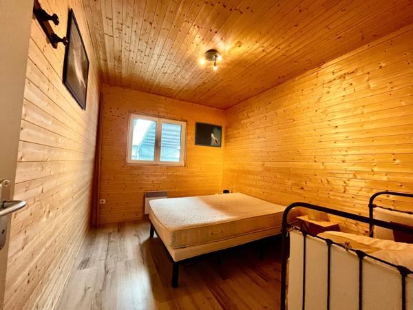 Hangar aéronautique aménagé et loué à VENDRE à SAINT LEGER SUR ROANNE (42)