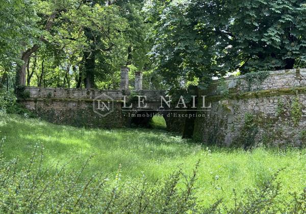 Authentique château du XVIIe siècle, Monument Historique, en Charente-Limousine