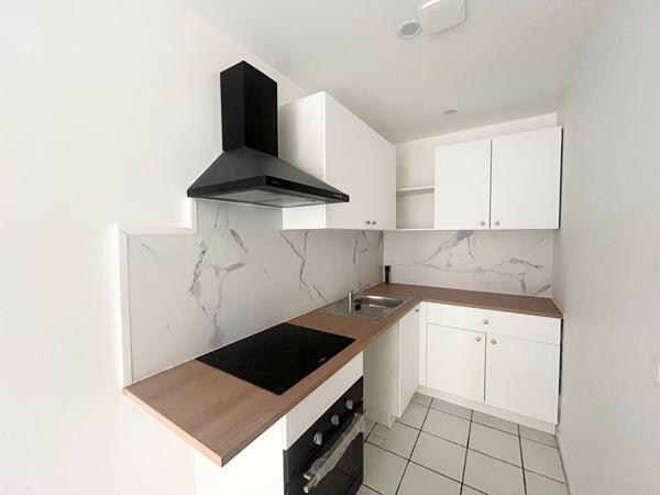 A louer  Joli Studio  rénové de 24.65 m2 Secteur Nation